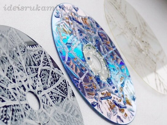 как сделать снежинки из CD дисков