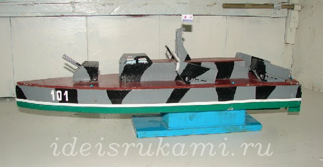 Модель корабля из пенопластовой плитки
